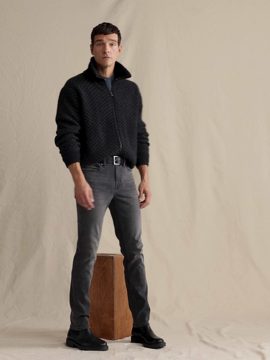 Slim Luxe Traveler Jean - Dusty Gray