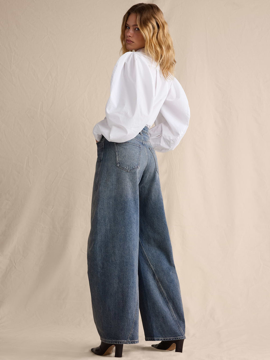 High-Rise Loose Barrel Jean - Faded Indigo Blue