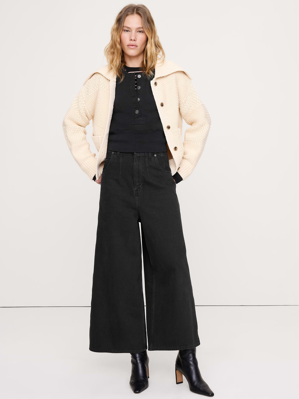 French Terry Henley Sweatshirt - Black