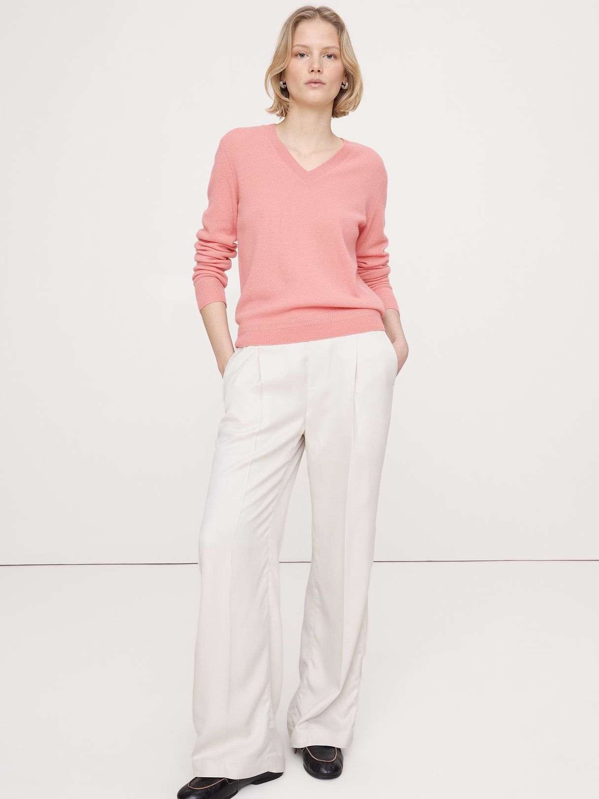 Lightweight Cashmere V-Neck Sweater - Muted Red Clay