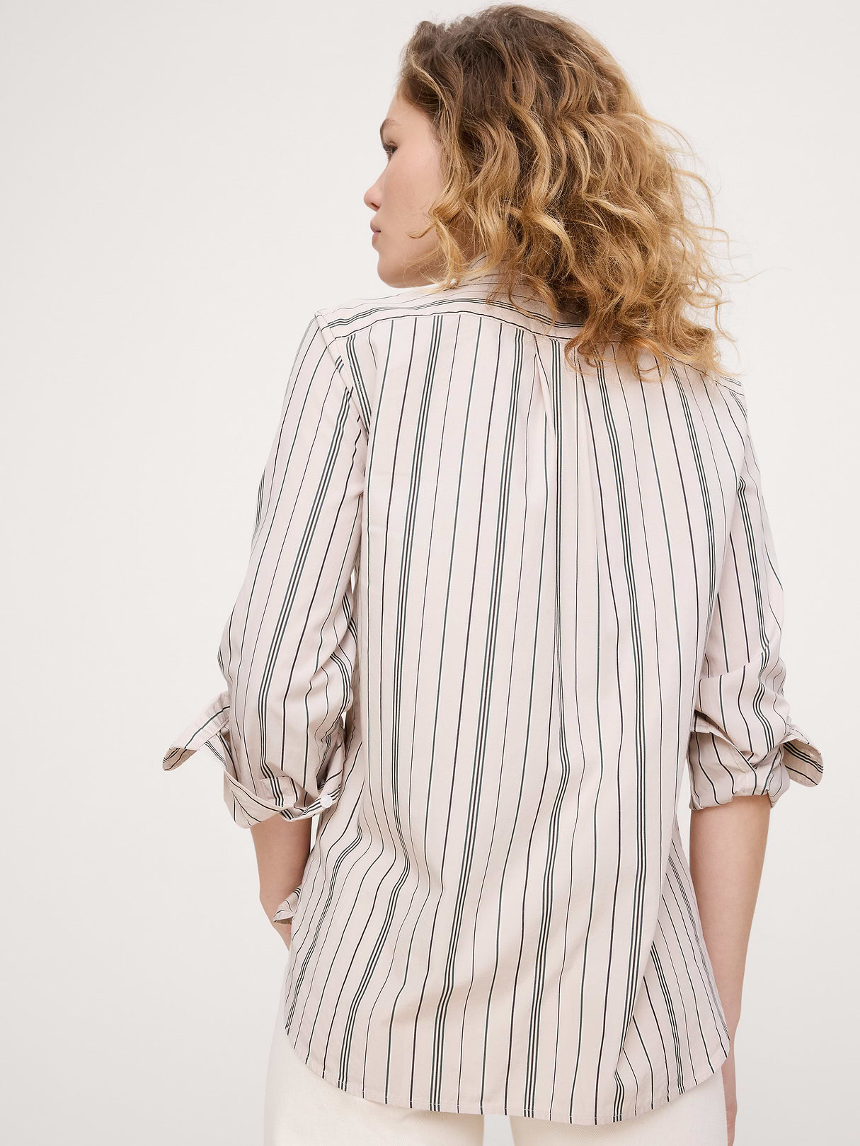 The Everyday Shirt in Cotton Poplin - Beige Stripe