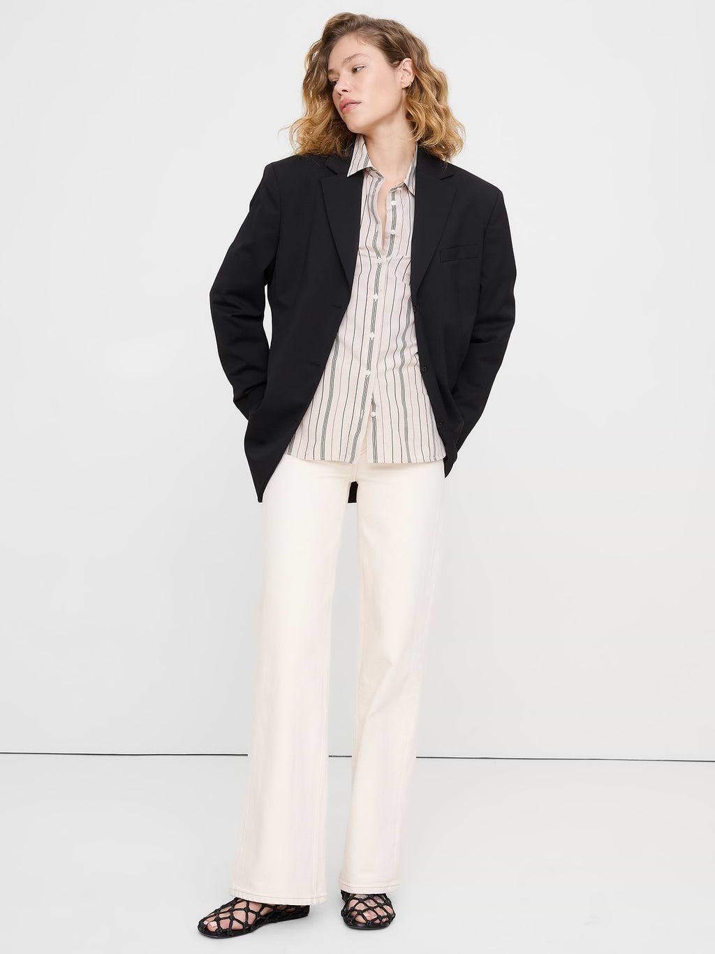 The Everyday Shirt in Cotton Poplin - Beige Stripe