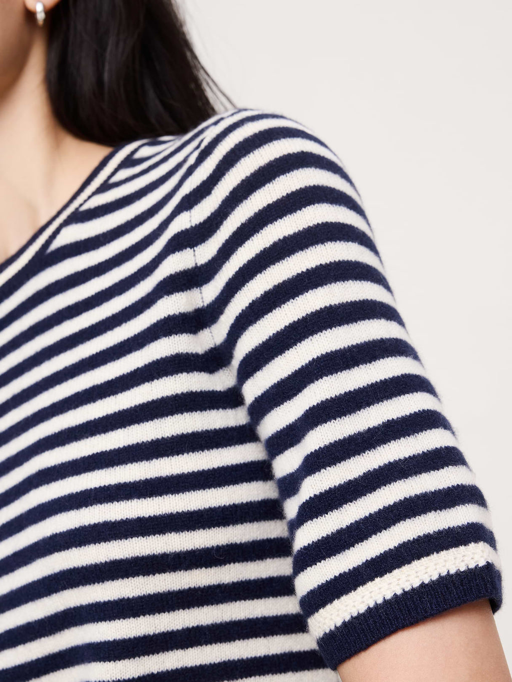 Lightweight Cashmere Short-Sleeve Sweater - Navy Blue Stripe
