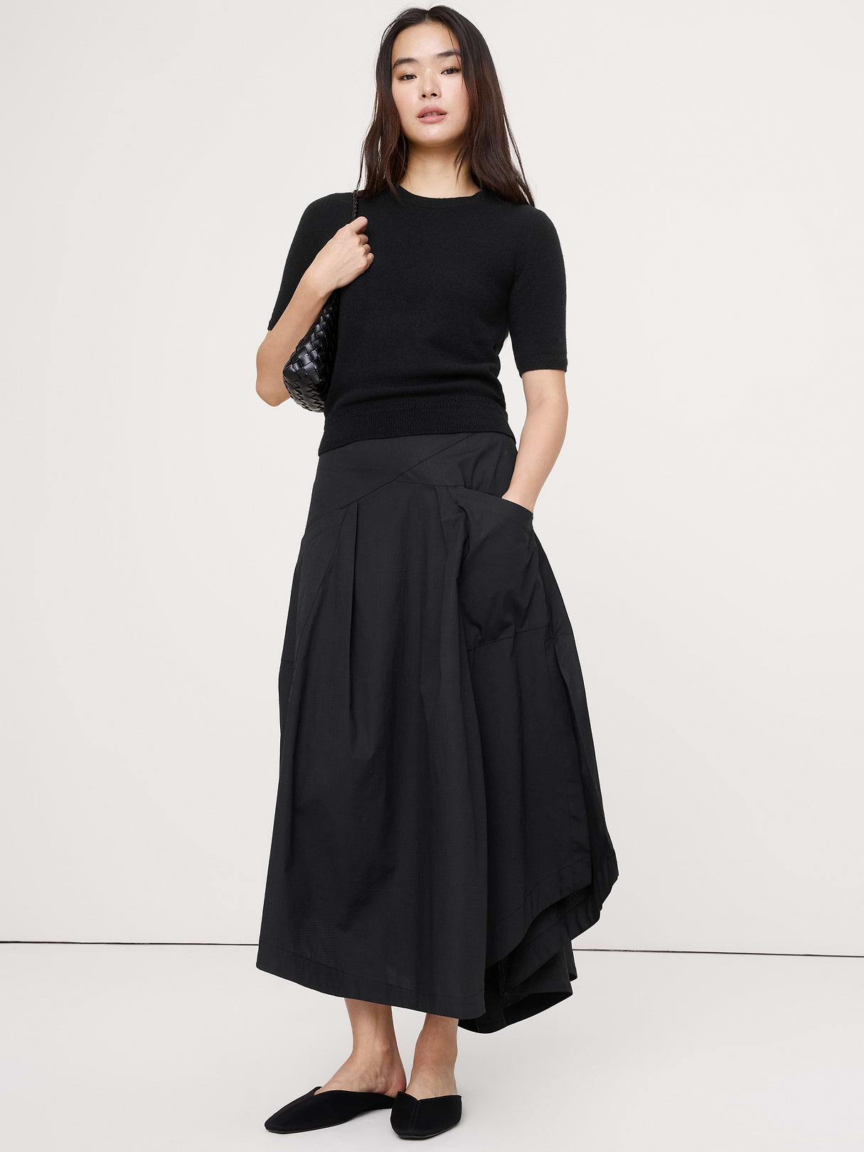 Lightweight Cashmere Short-Sleeve Sweater - Black