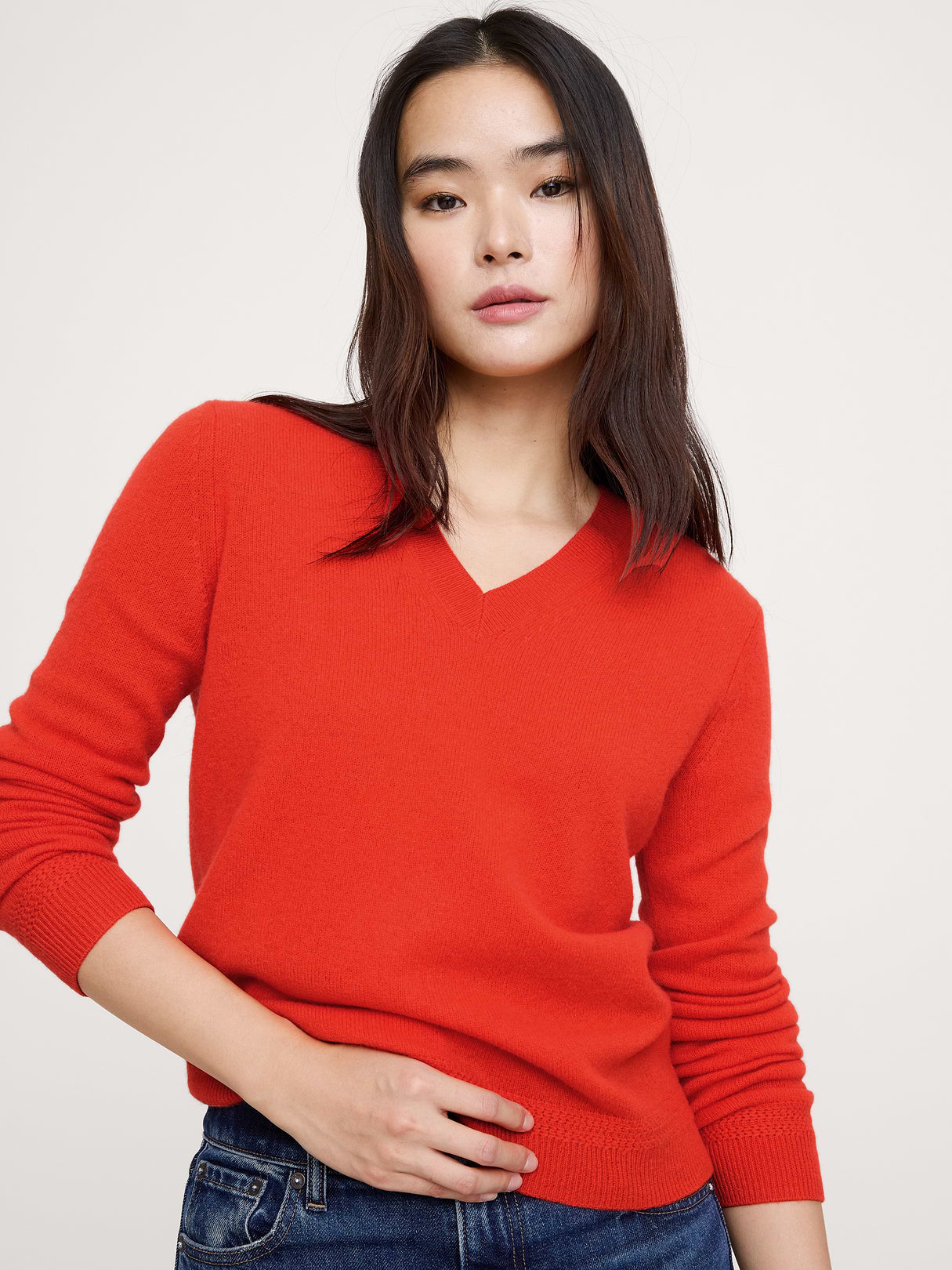 Lightweight Cashmere V-Neck Sweater - Ojai Orange