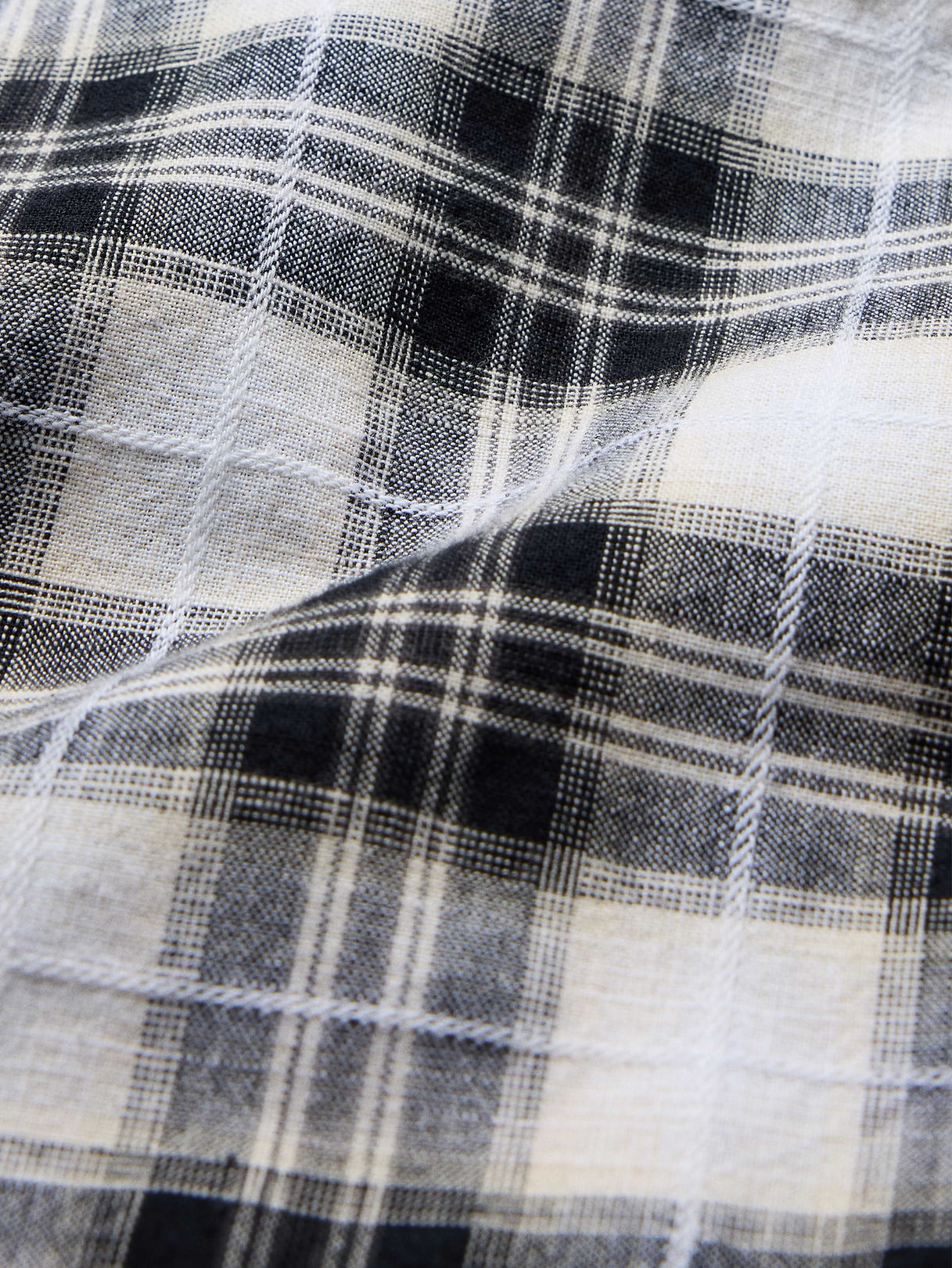 Relaxed-Fit Slub Cotton Shirt - White & Black Plaid