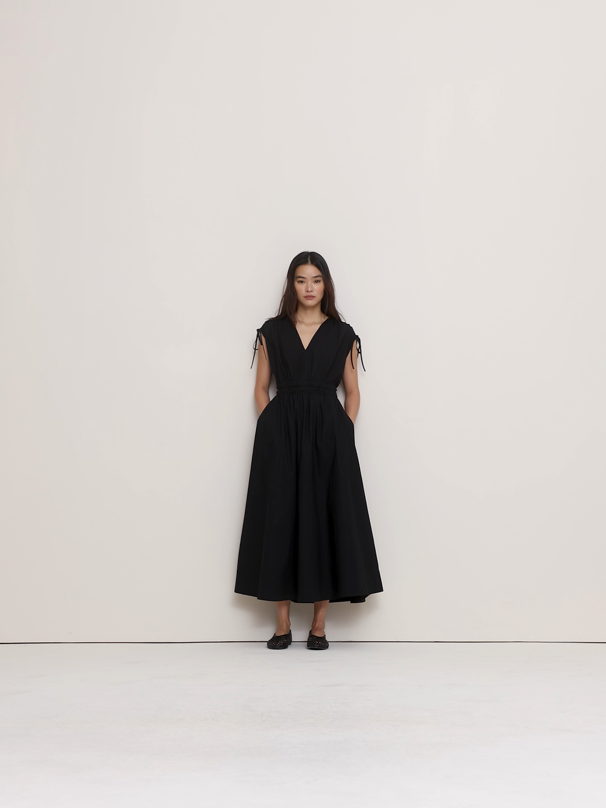 Poplin Ruched-Shoulder Maxi Dress - Black