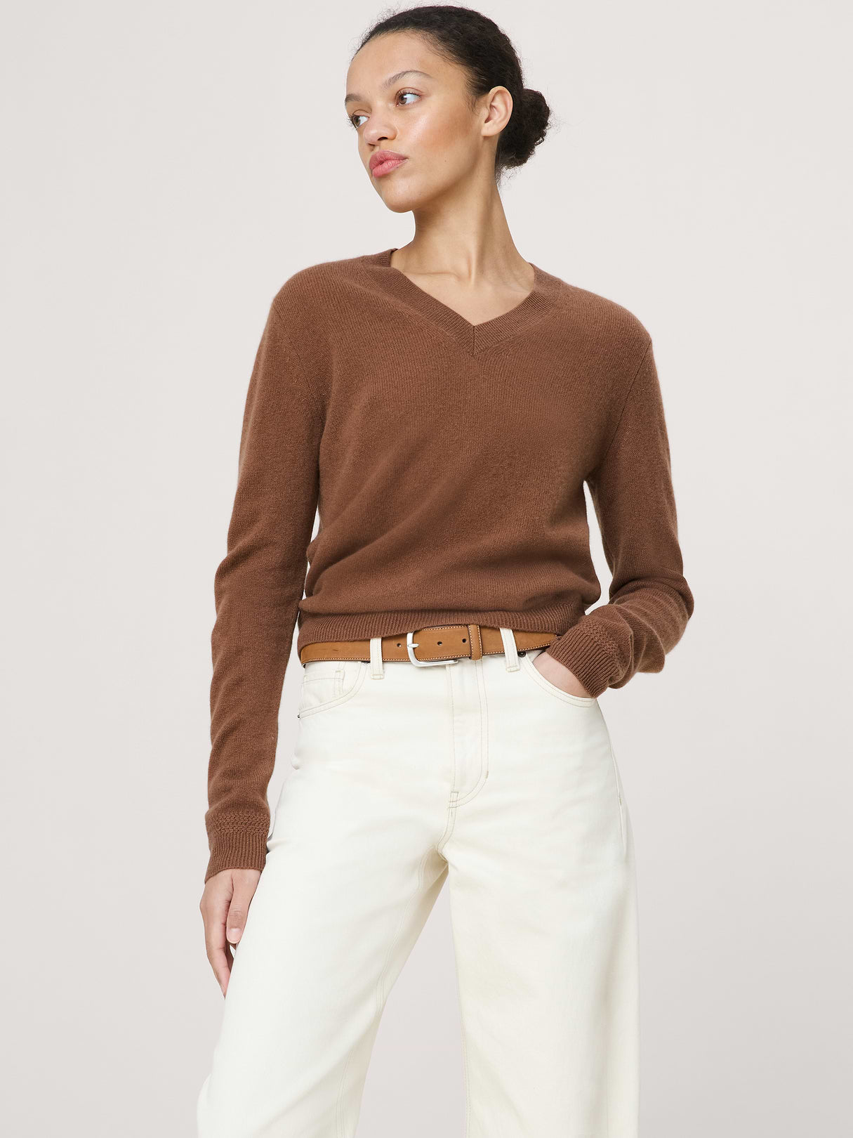 Lightweight Cashmere V-Neck Sweater - Cinnamon Coffee Brown