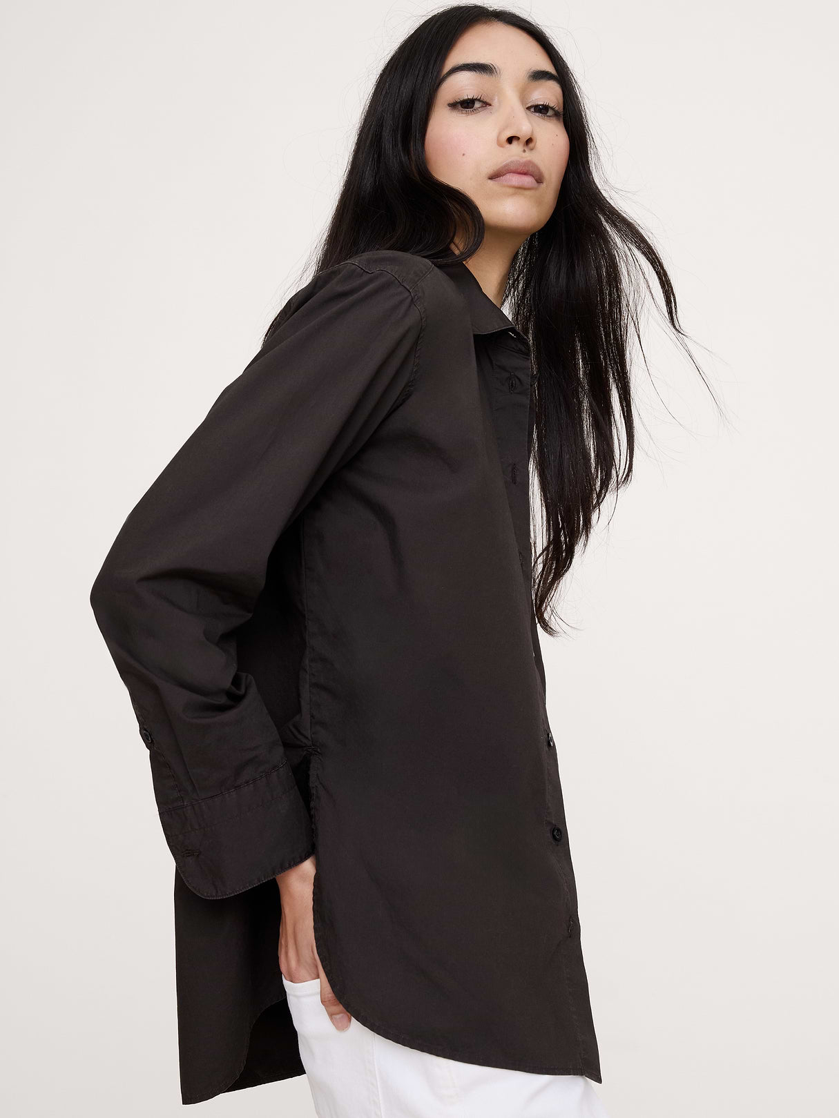 The Oversized Shirt in Cotton Poplin - Brownstone