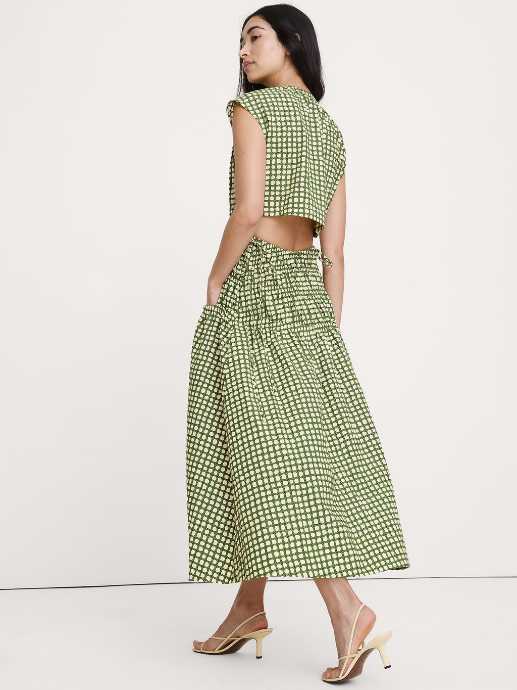 Smocked Cotton Poplin Maxi Dress with Open Back - Cream White Chain Print