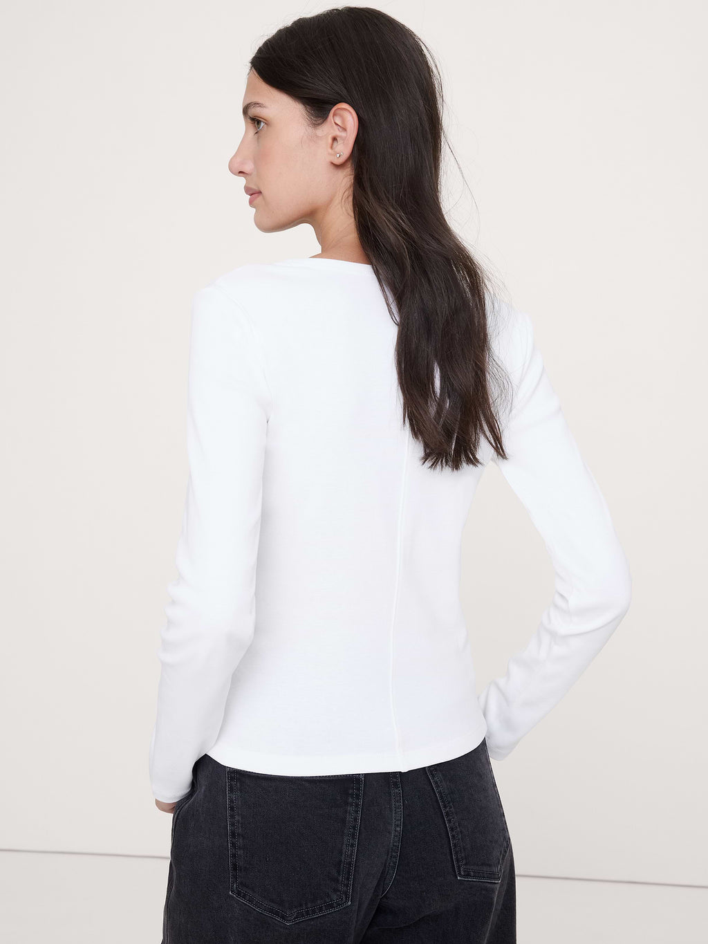 Minimalist Cotton Long-Sleeve V-Neck T-Shirt - White
