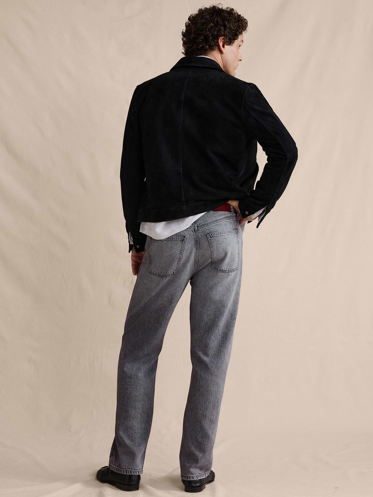 Relaxed-Straight Lightweight Jean - Medium Gray Wash