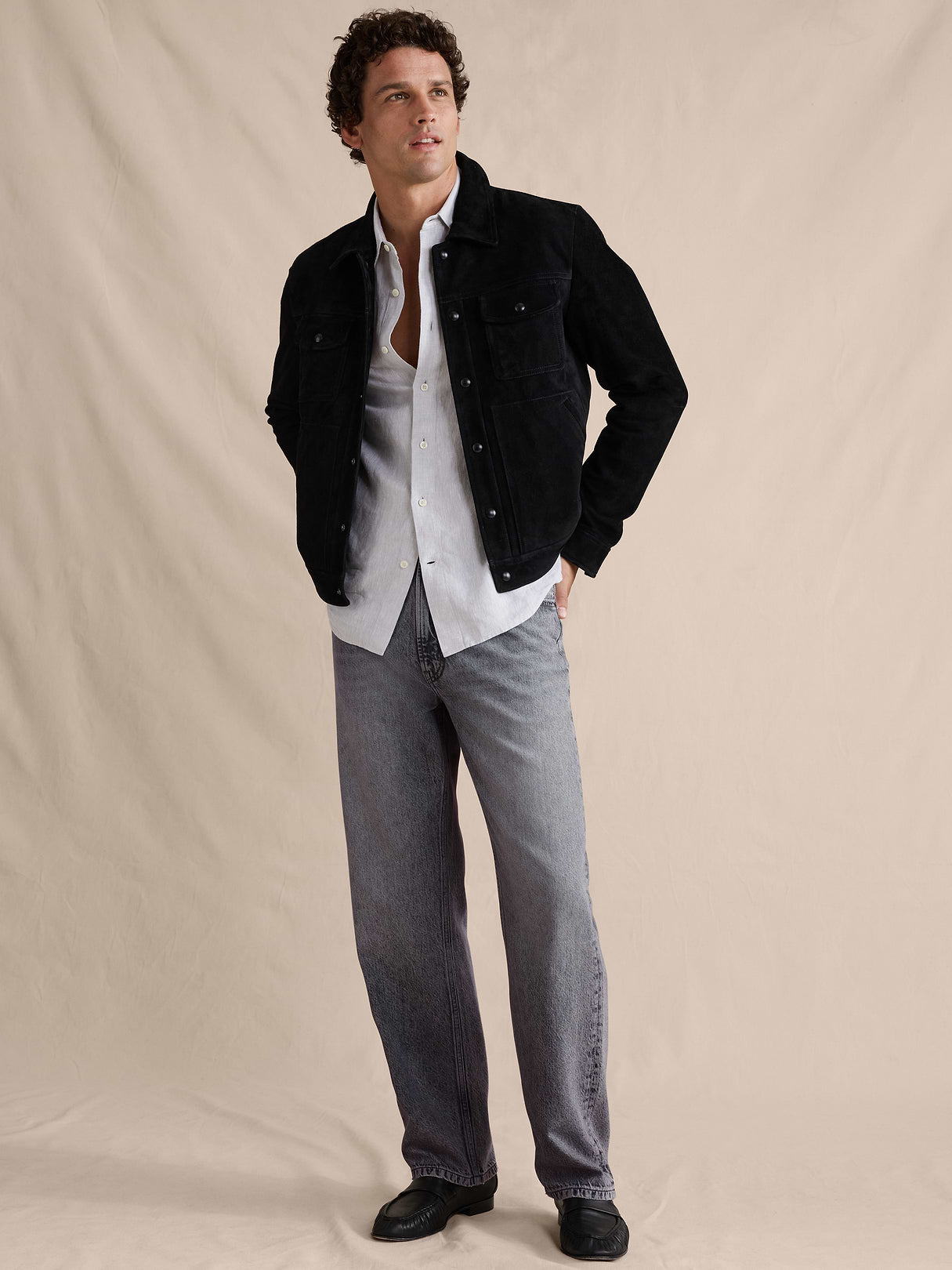 Relaxed-Straight Lightweight Jean - Medium Gray Wash