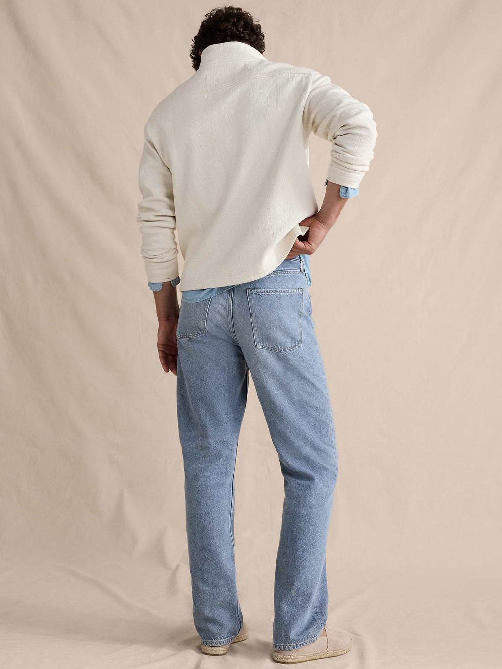 Relaxed-Straight Lightweight Jean - Light Wash