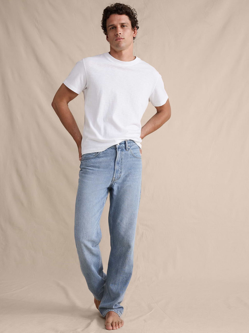 Relaxed-Straight Lightweight Jean - Light Wash