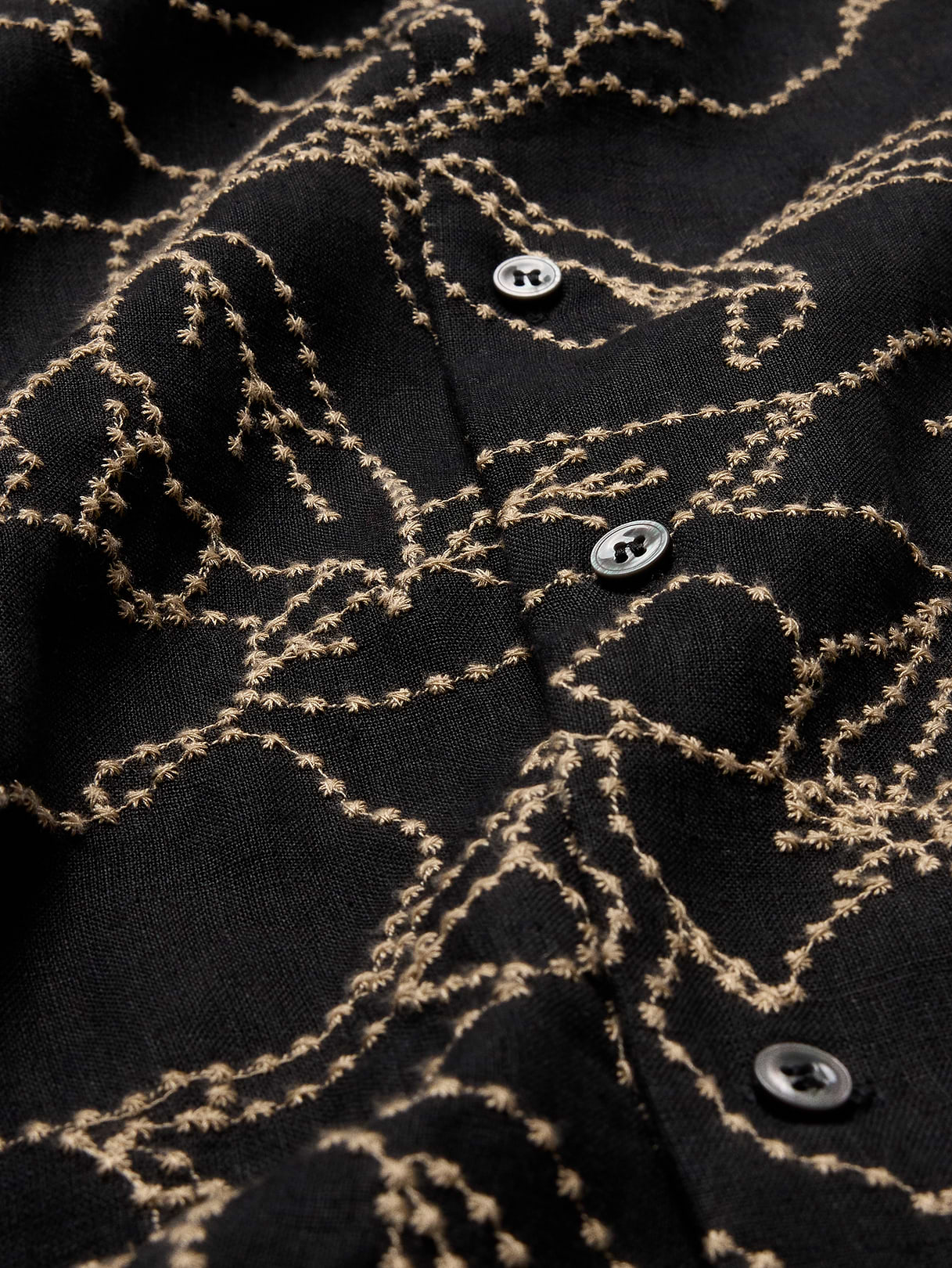Standard-Fit Embroidered Linen Resort Shirt - Black