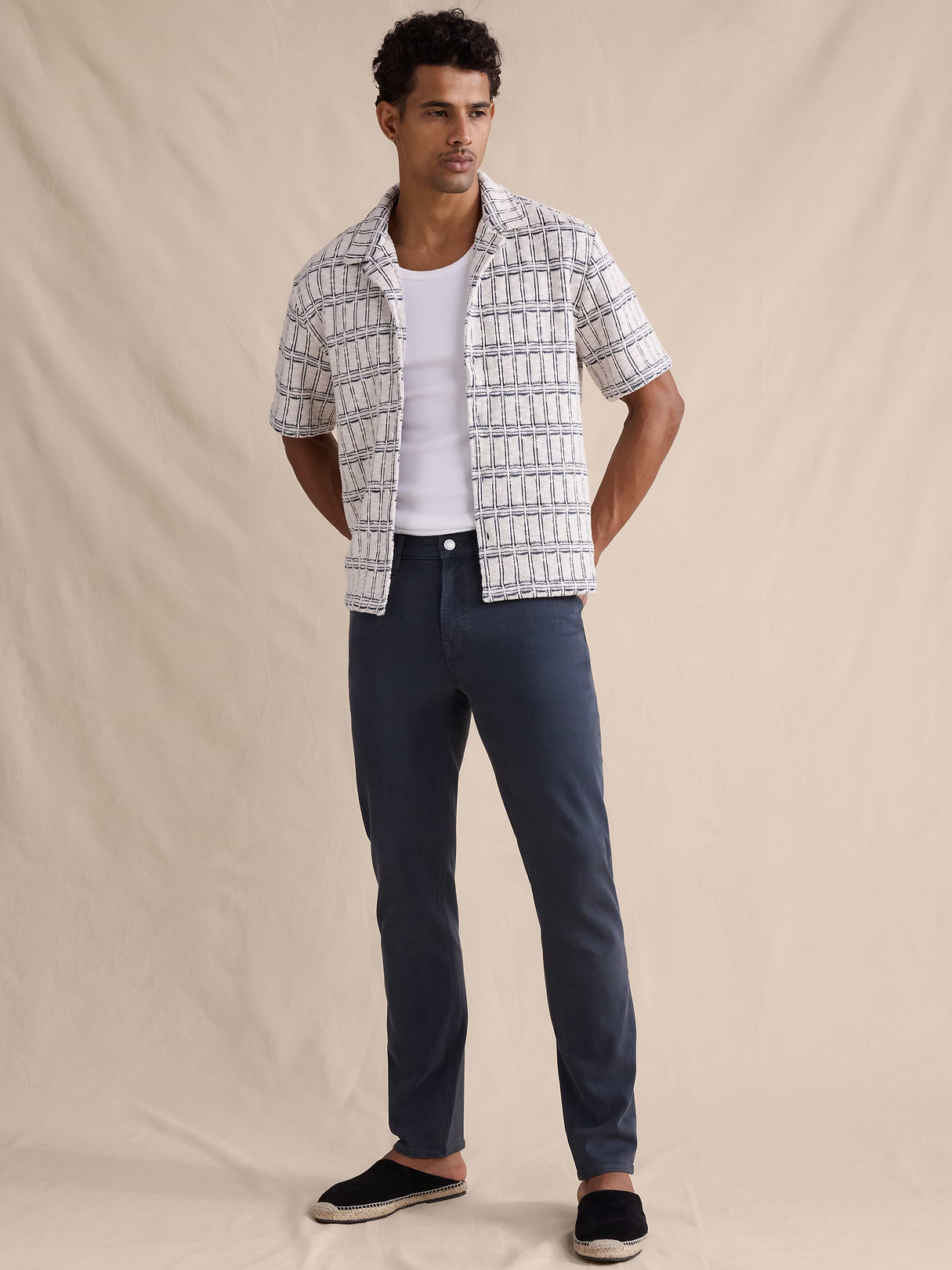 Slim Luxe Traveler Jean - Navy Blue