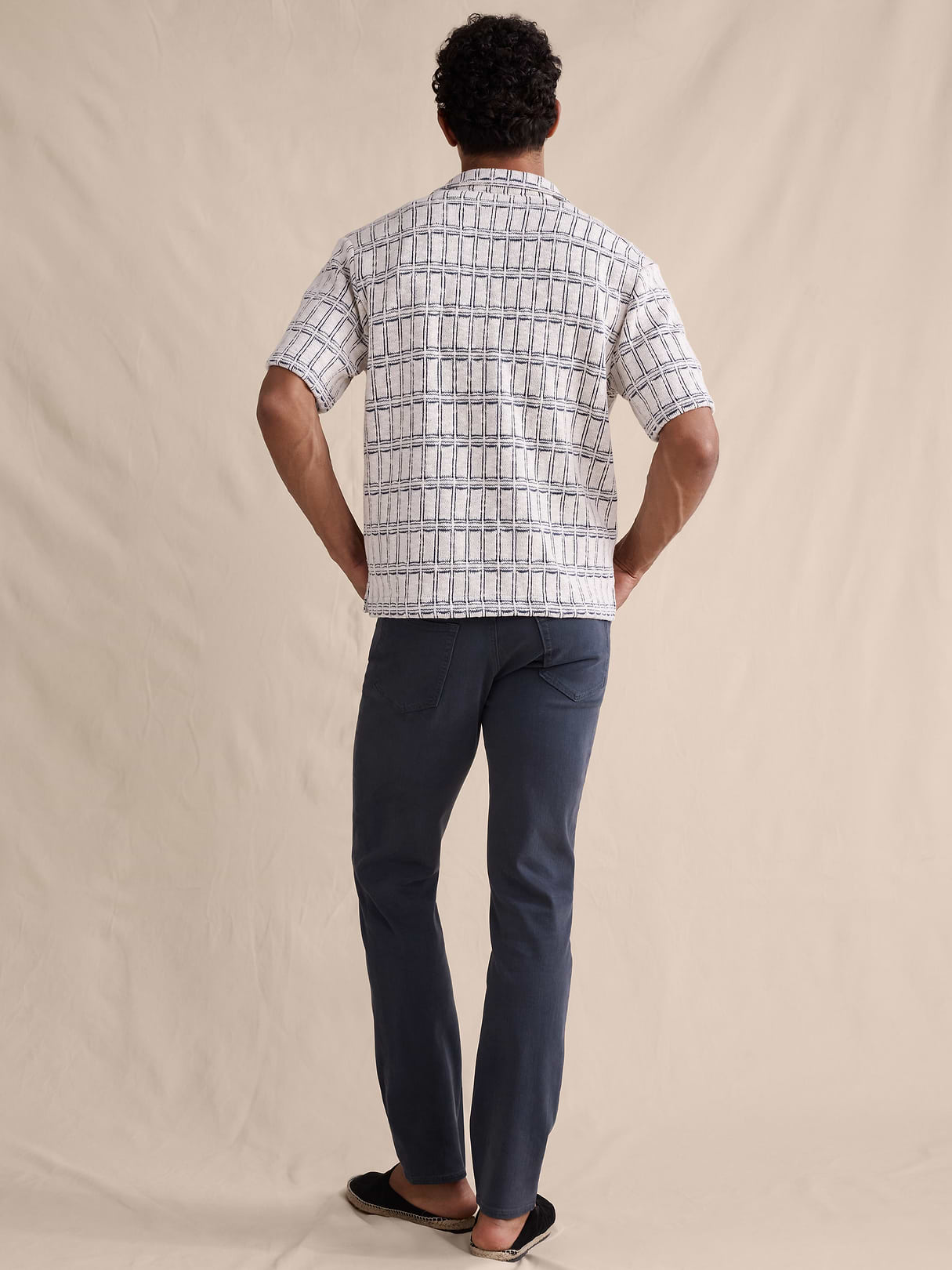 Slim Luxe Traveler Jean - Navy Blue