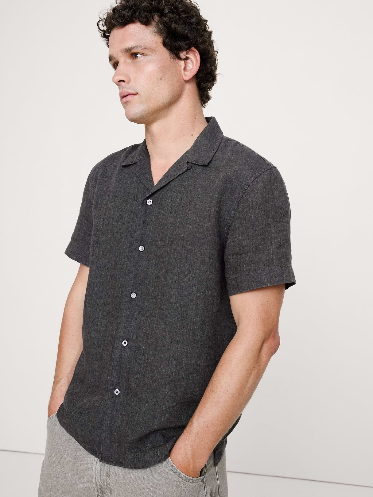 Standard-Fit Linen Resort Shirt - Heather Charcoal Gray