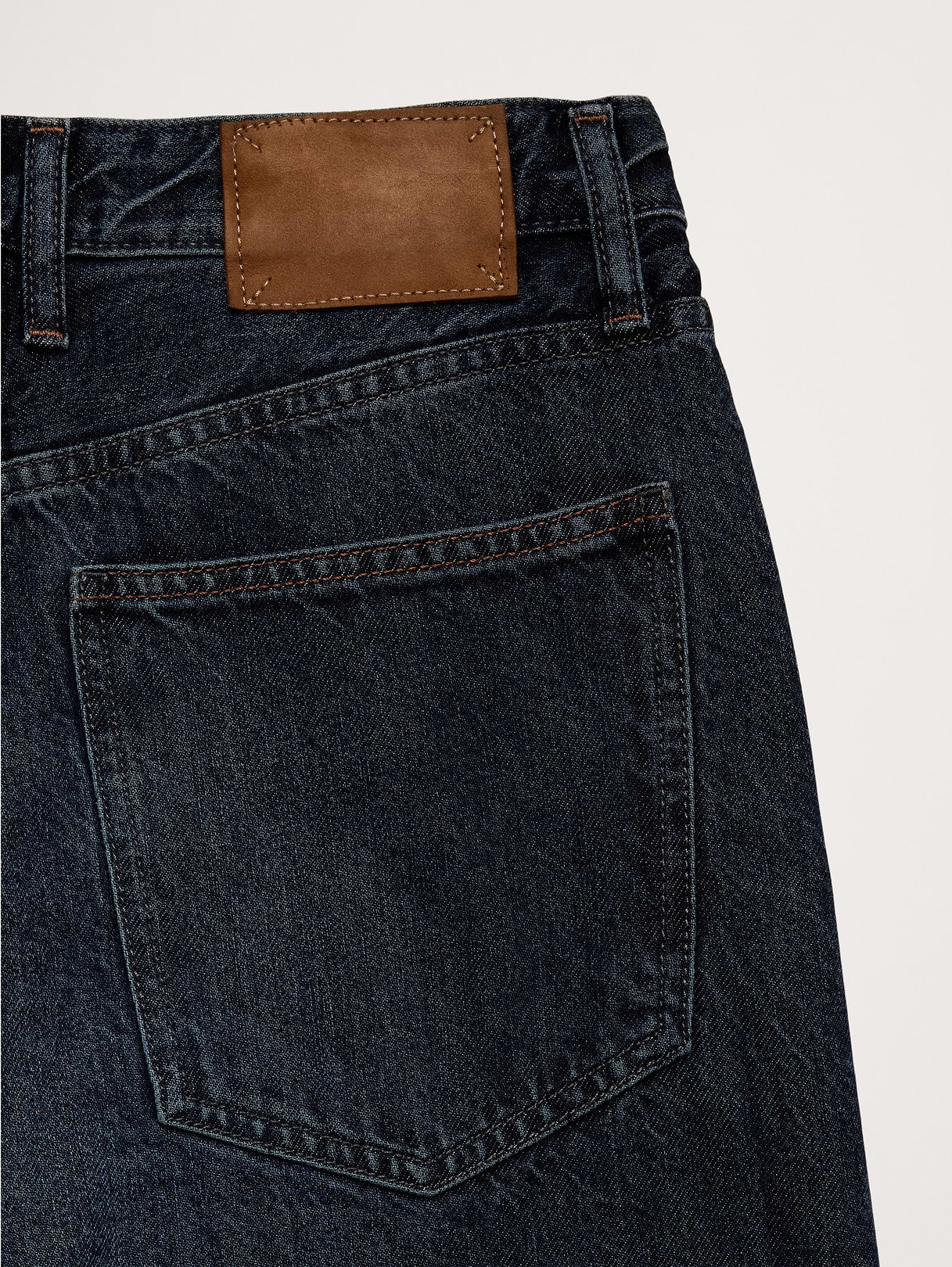 Mid-Rise Baggy-Straight Lightweight Jean - Medium Wash