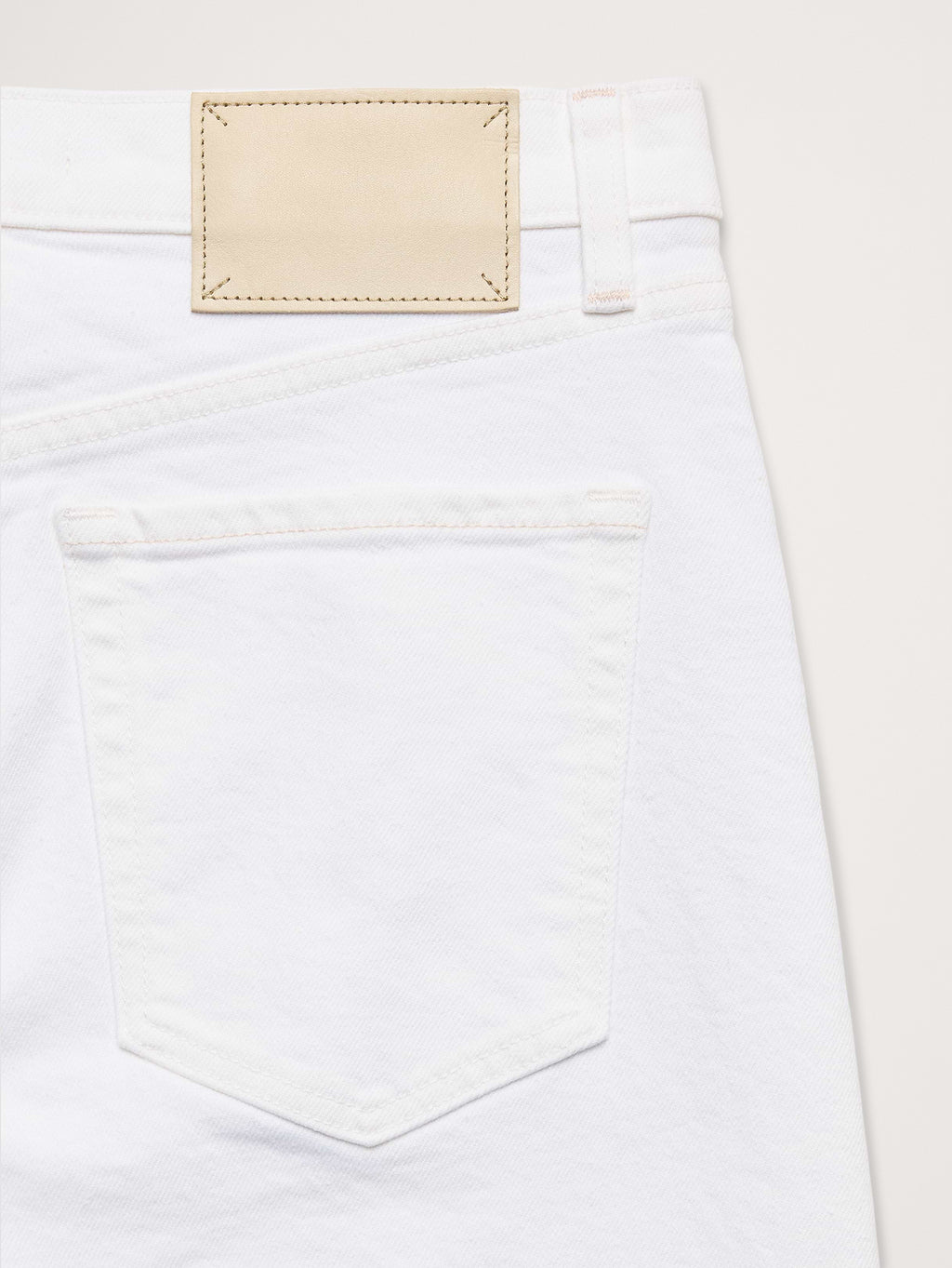 High-Rise 90S Straight Jean - White