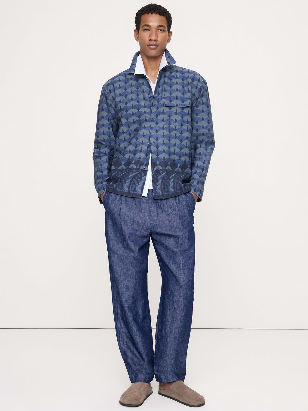 Relaxed-Fit Cotton-Linen Resort Shirt - Navy Blue Print