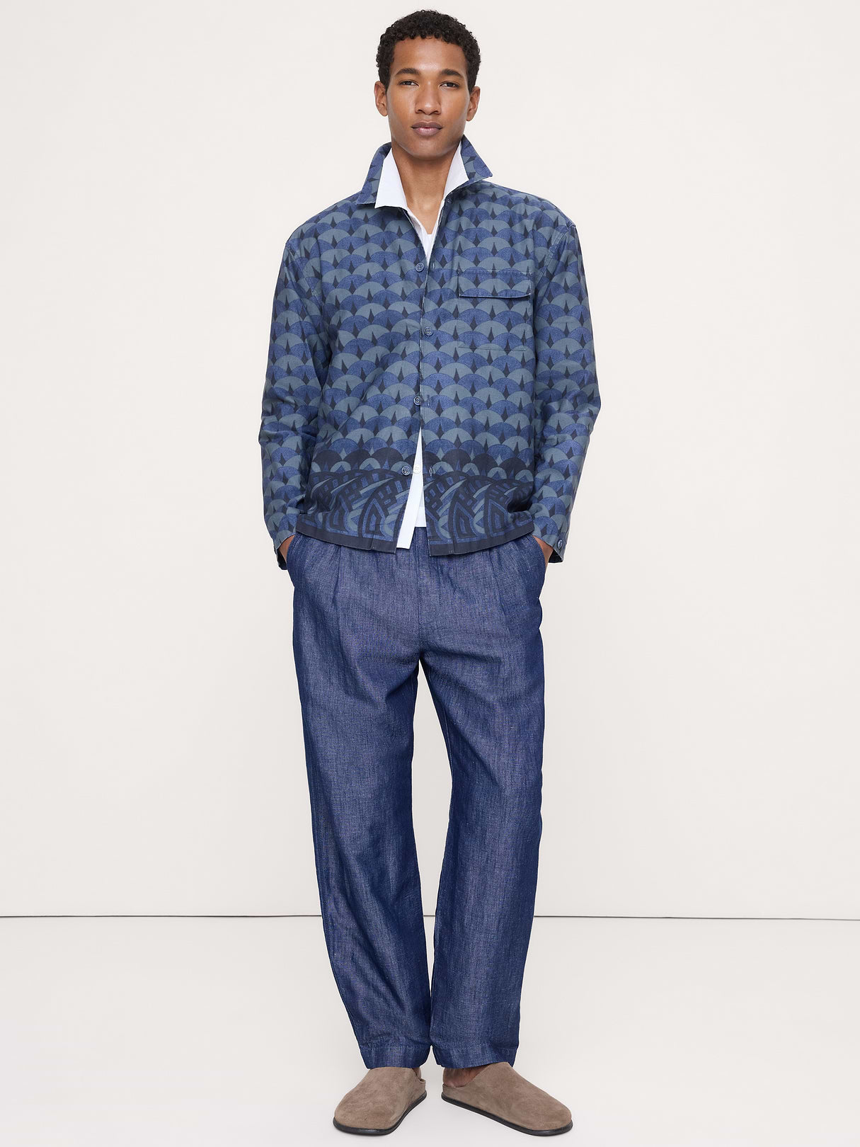 Relaxed-Fit Cotton-Linen Resort Shirt - Navy Blue Print