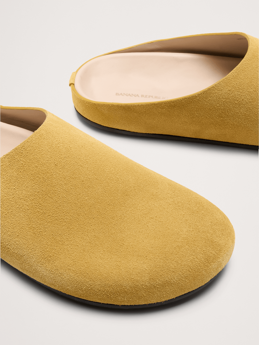 Leather Essential Clog - Butter Yellow