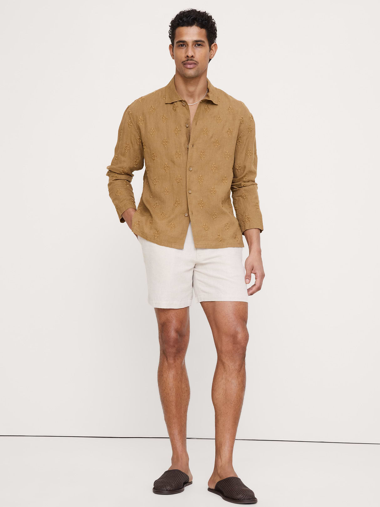 Relaxed-Fit Embroidered Linen Long-Sleeve Resort Shirt - Khaki Beige