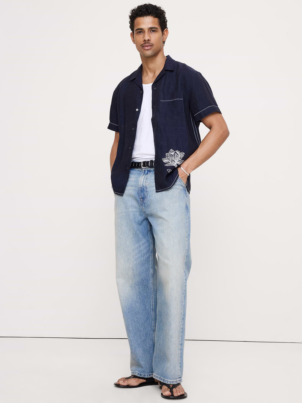 Standard-Fit Embroidered Linen Resort Shirt - Navy Blue