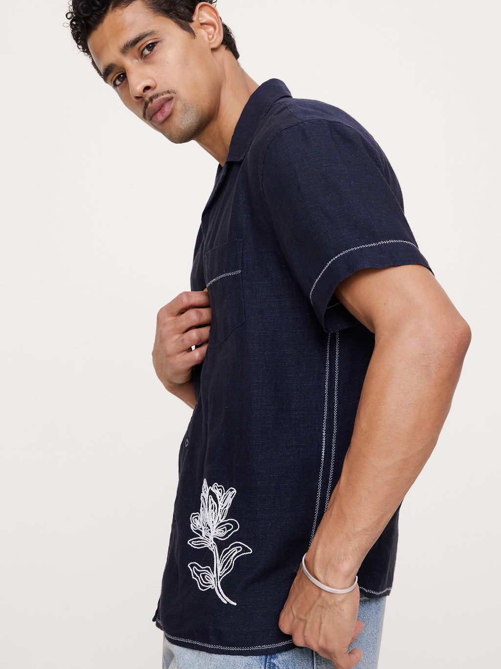 Standard-Fit Embroidered Linen Resort Shirt - Navy Blue