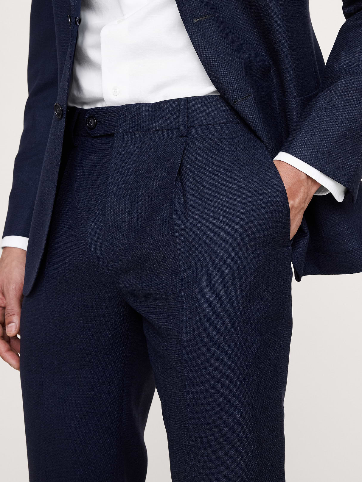 Tailored Slim-Fit Italian Wool Ventile Suit Pant - Navy Blue