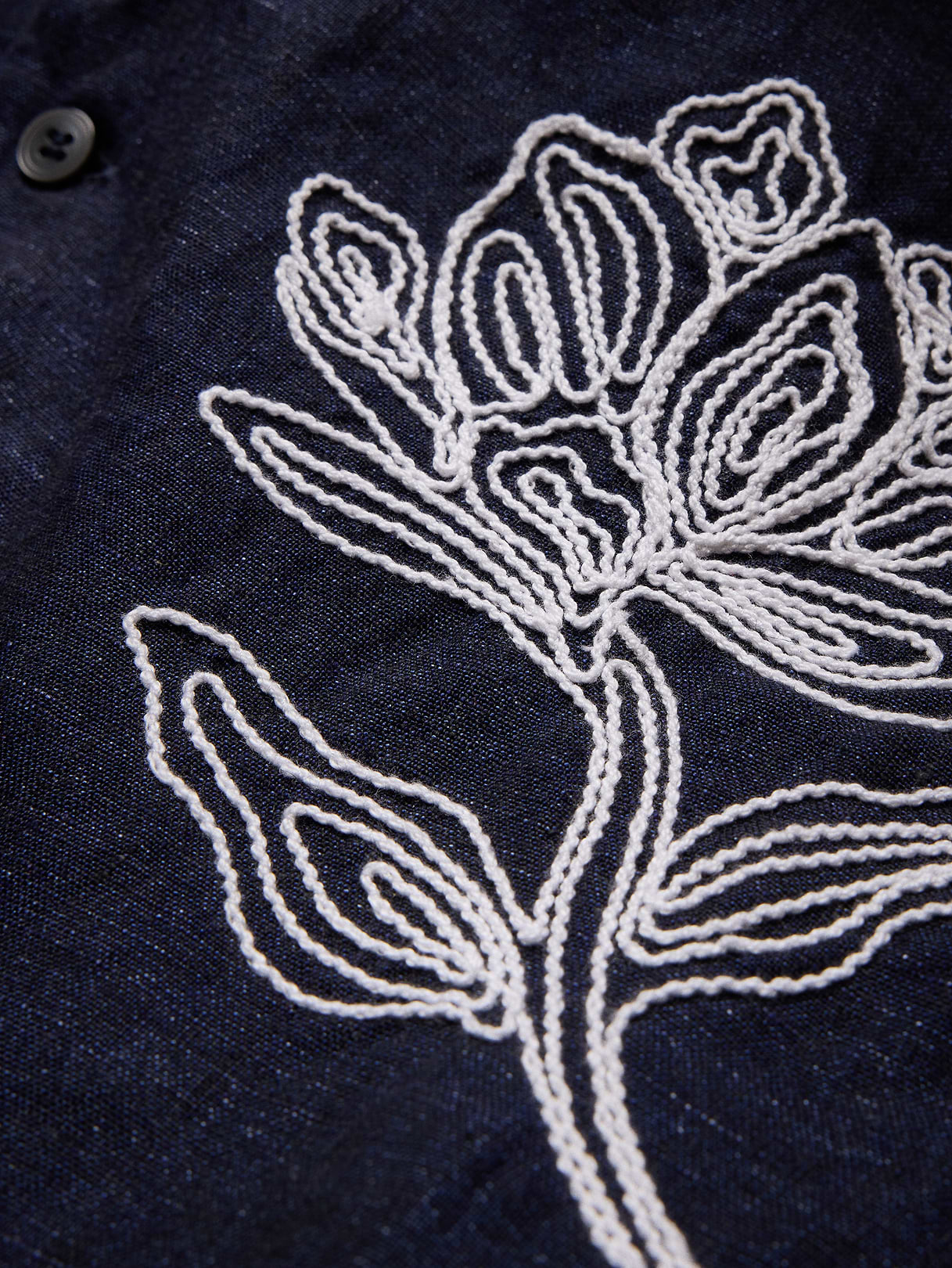 Standard-Fit Embroidered Linen Resort Shirt - Navy Blue