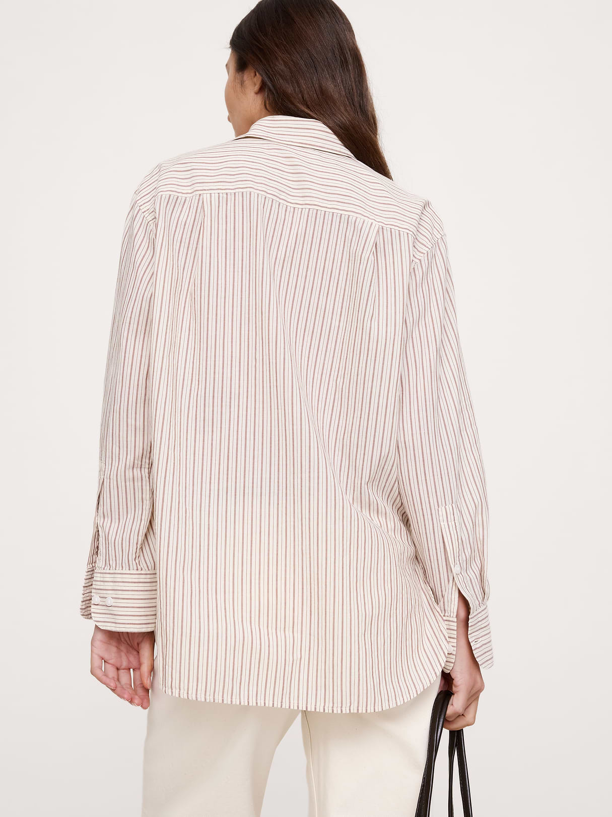 The Oversized Shirt in Cotton Poplin - Brown Stripe