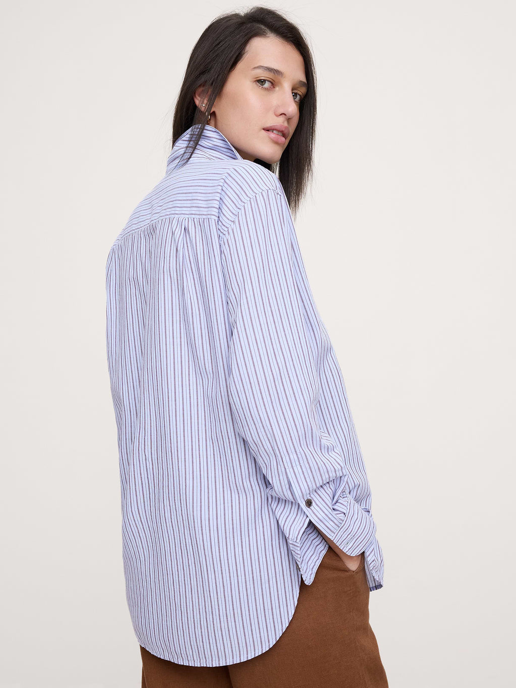The Oversized Shirt in Cotton Poplin - Blue Opal Stripe