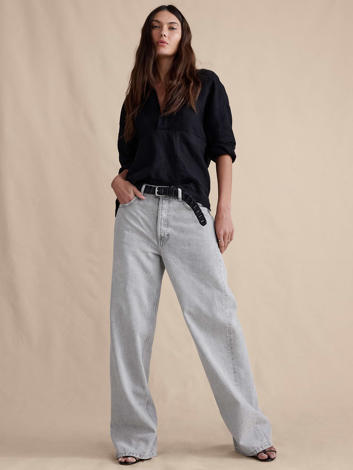 Mid-Rise Baggy-Straight Lightweight Jean - Light Gray Wash