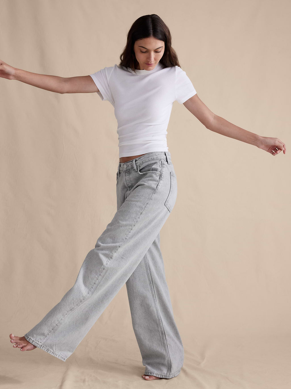 Mid-Rise Baggy-Straight Lightweight Jean - Light Gray Wash