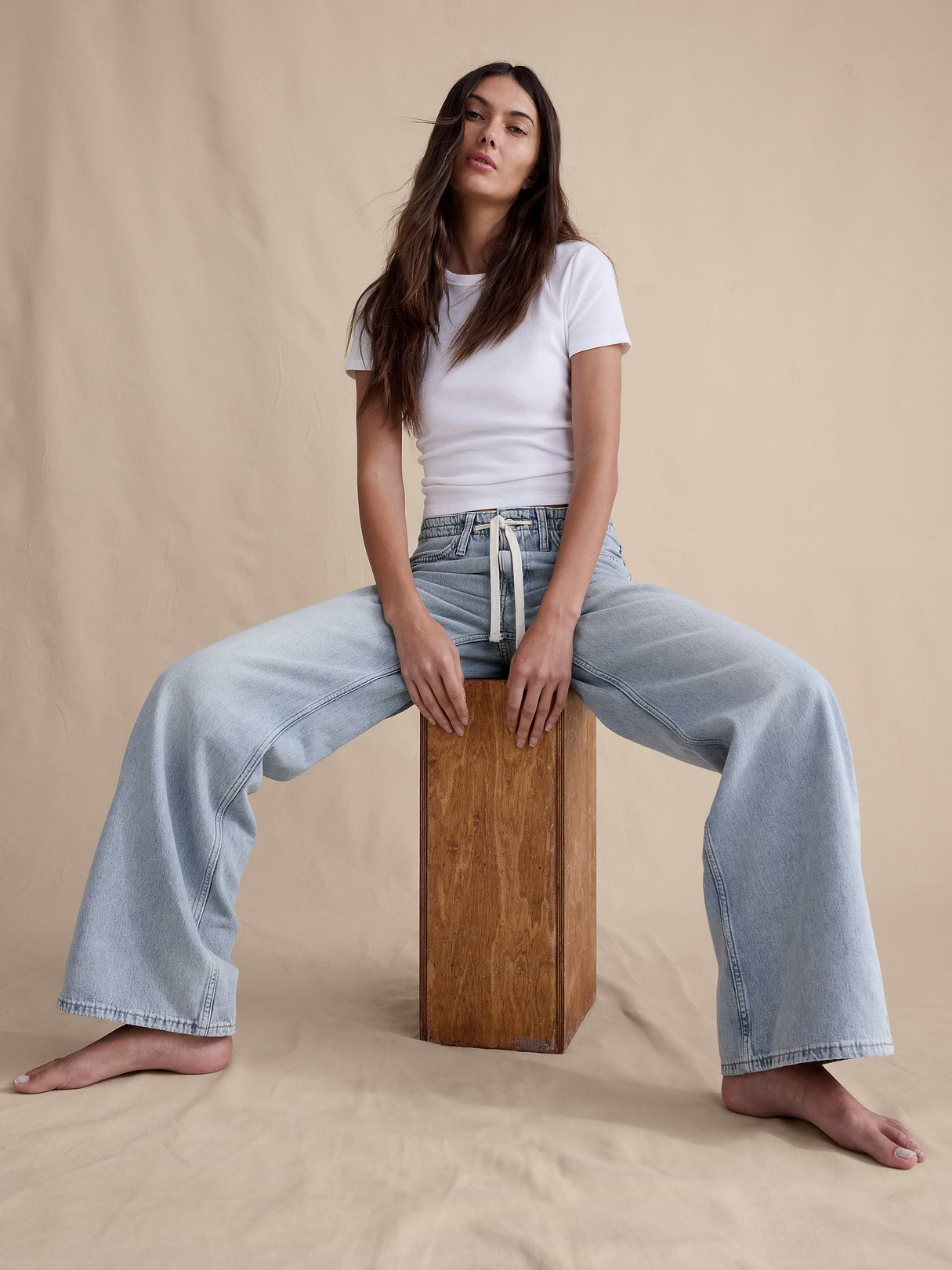Mid-Rise Wide-Leg Drawstring Jean - Light Wash