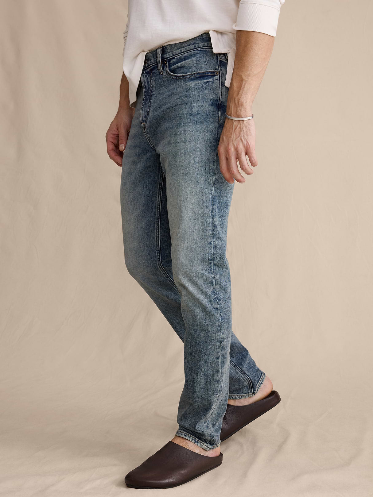 Slim Luxe Traveler Jean - Tinted Blue