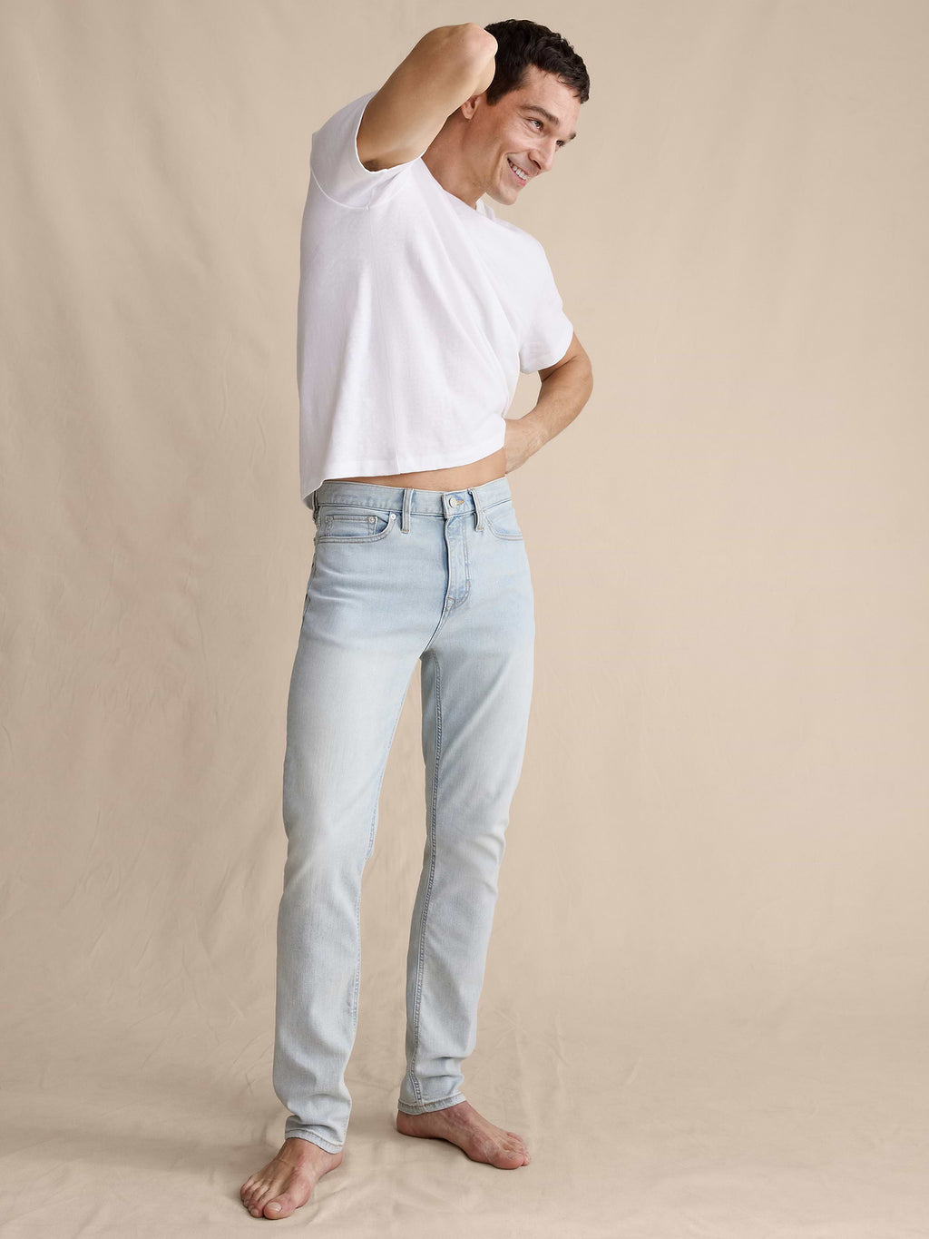 Straight Luxe Traveler Jean - Bleach Blue