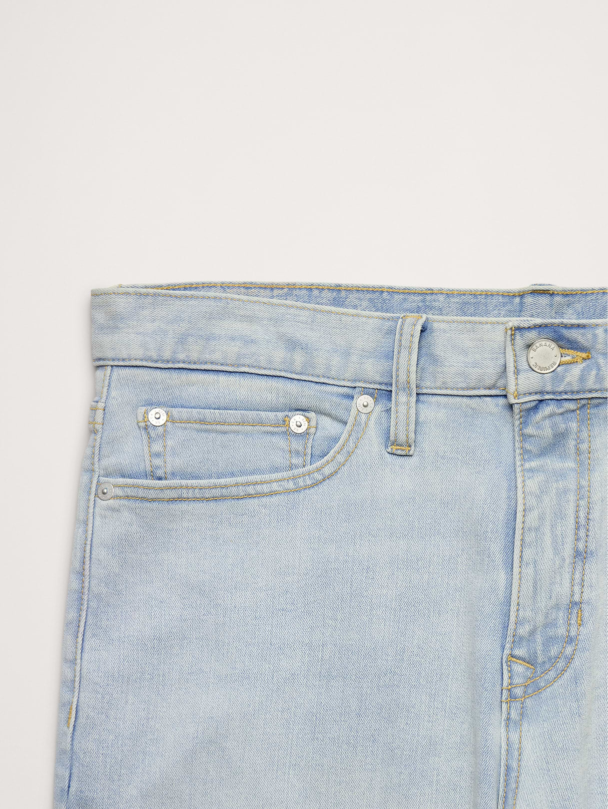 Straight Luxe Traveler Jean - Bleach Blue