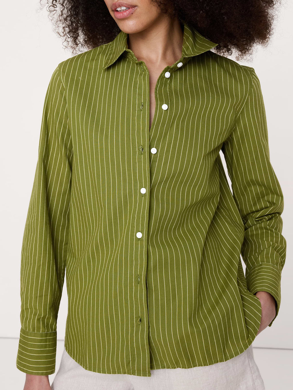 The Everyday Shirt in Cotton Poplin - Green Pinstripe