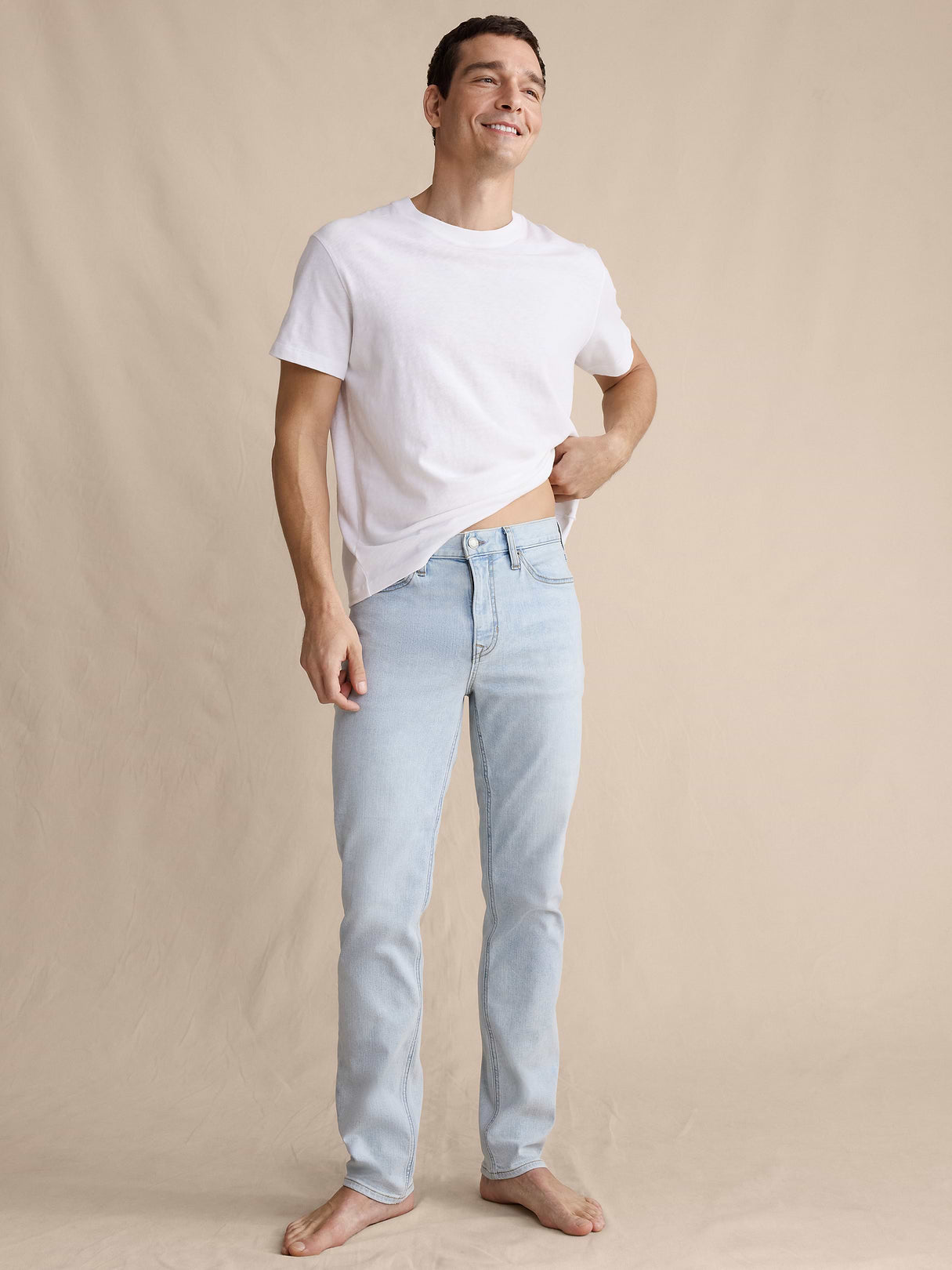Slim Luxe Traveler Jean - Bleach Blue