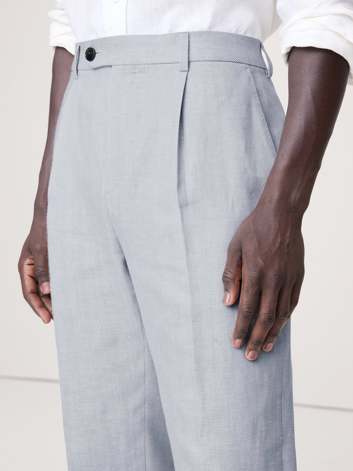 Tailored Slim-Fit Herringbone Linen-Merino Suit Pant - Light Blue Texture