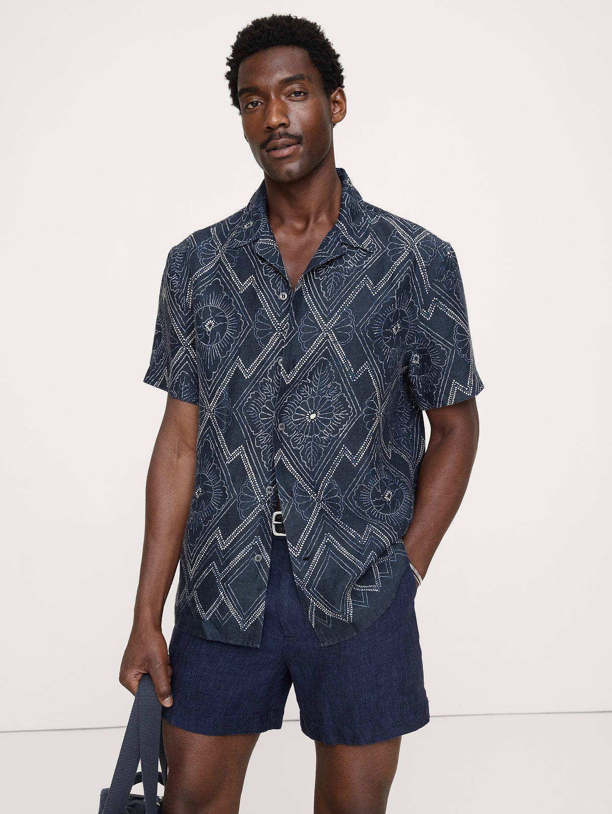 Standard-Fit Linen Resort Shirt - Navy Blue Print