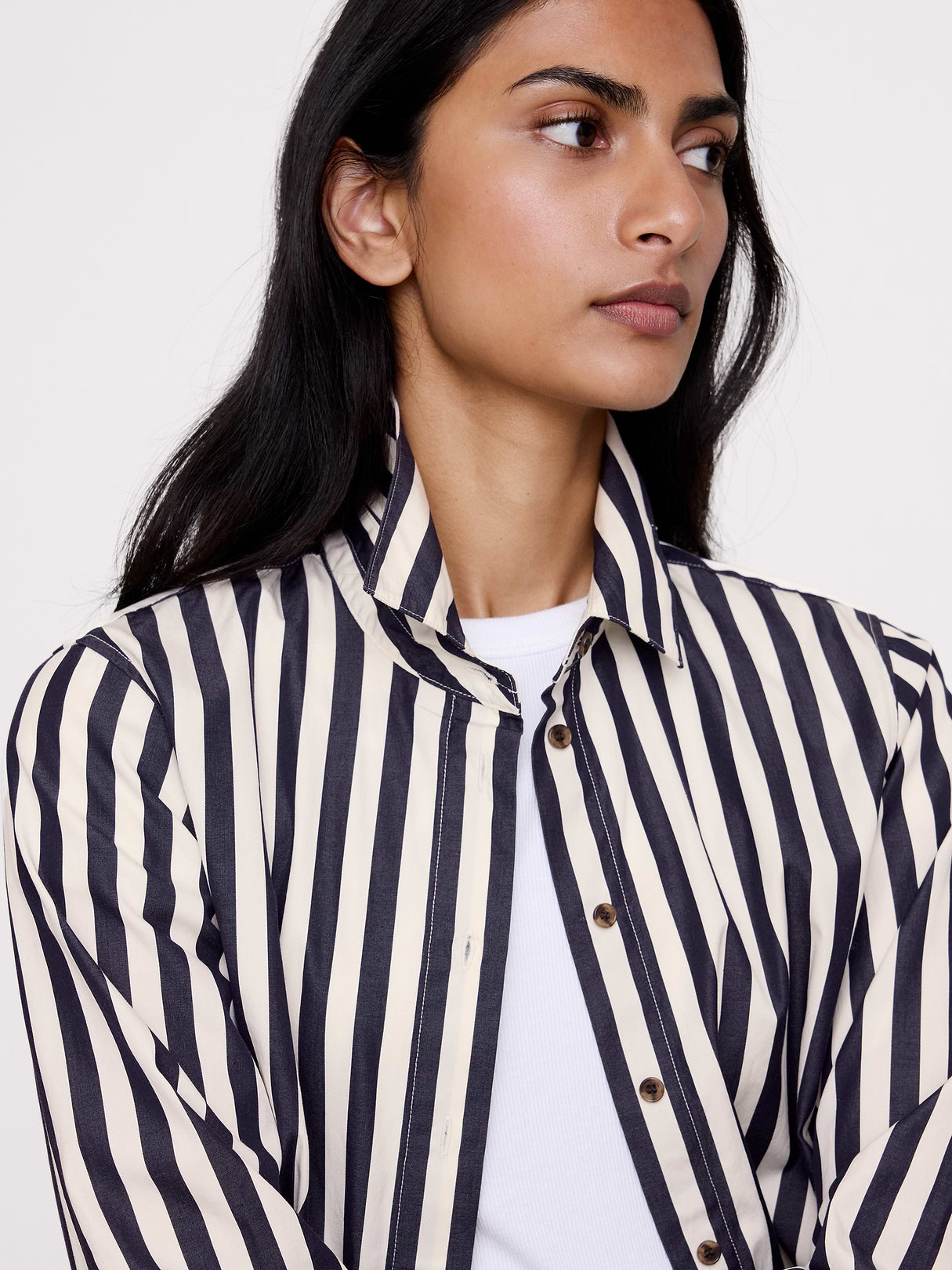 The Everyday Shirt in Cotton Poplin - White & Navy Blue Stripe