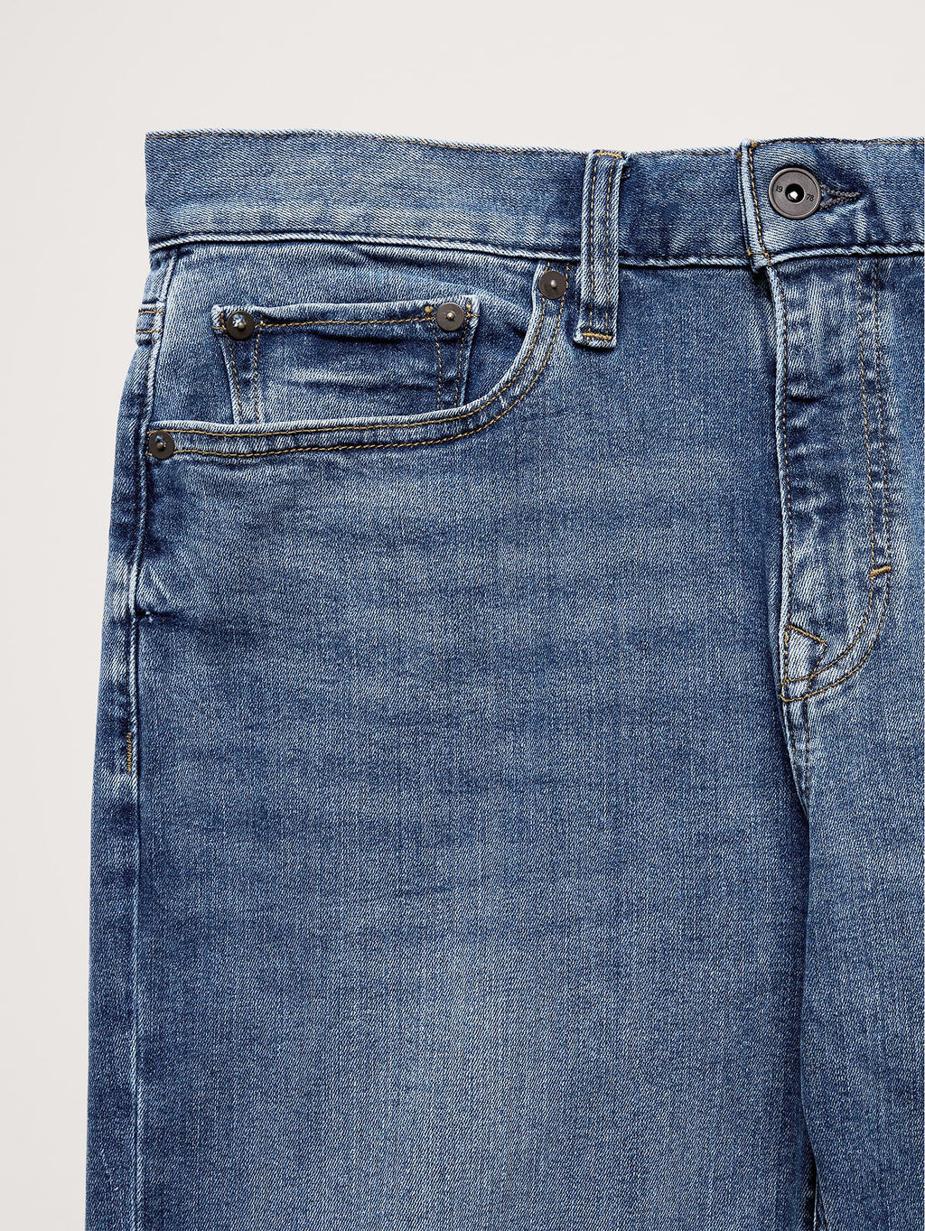 Straight Luxe Traveler Jean - Medium Wash