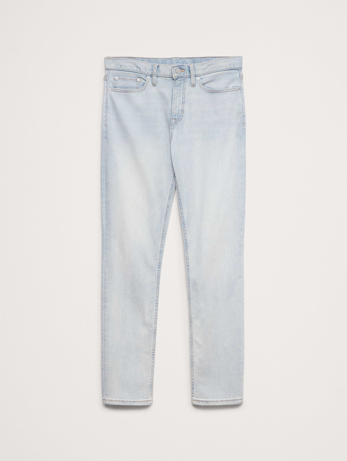 Straight Luxe Traveler Jean - Bleach Blue