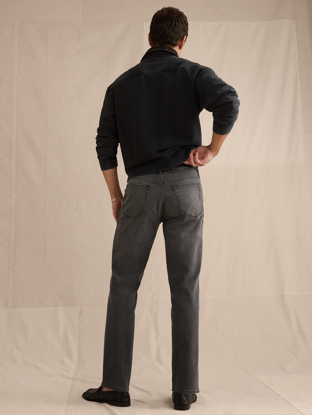 Straight Luxe Traveler Jean - Gray