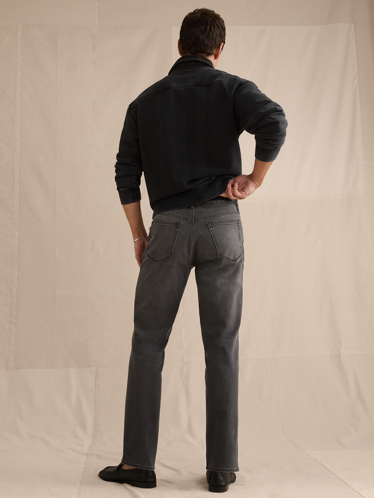 Straight Luxe Traveler Jean - Gray